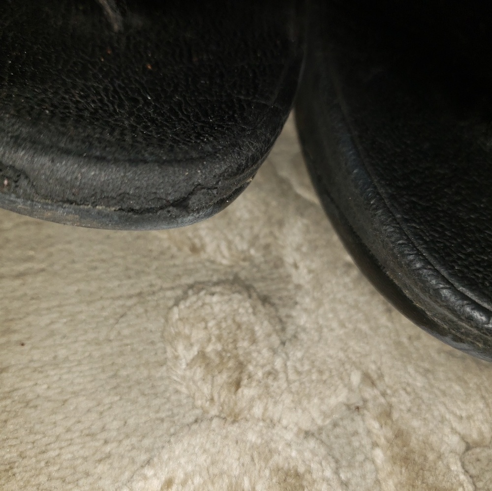 Shoes - Picture 2 of 3